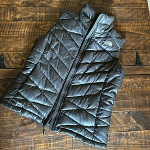 Black north face vest